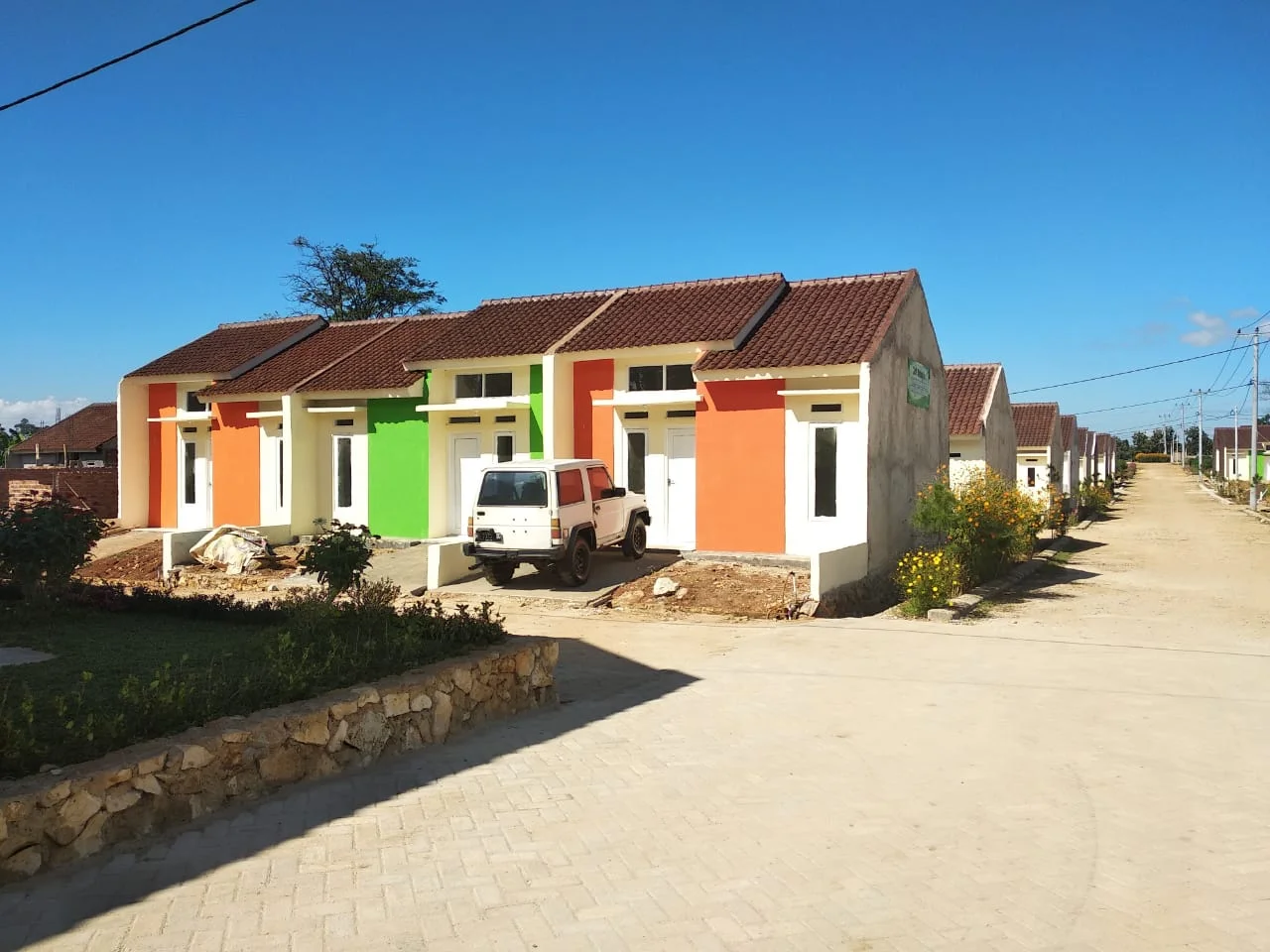  Rumah dijual di Negeri Katon Pesawaran: Srimulyo Permai dan Srimulyo Garden. Hunian dengan SHM aman, gratis kanopi, tower air, dan carport keramik. Tersedia promo DP gratis dengan cicilan 900 ribuan, berlokasi strategis dekat klinik, RS, dan akses ojek online.